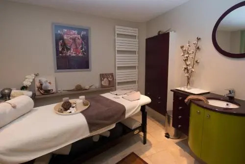 Chambres dHôtes et Suites à La Ferme de lOudon & SPA