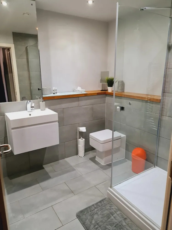 Charming 1-bed Apartment in Newark