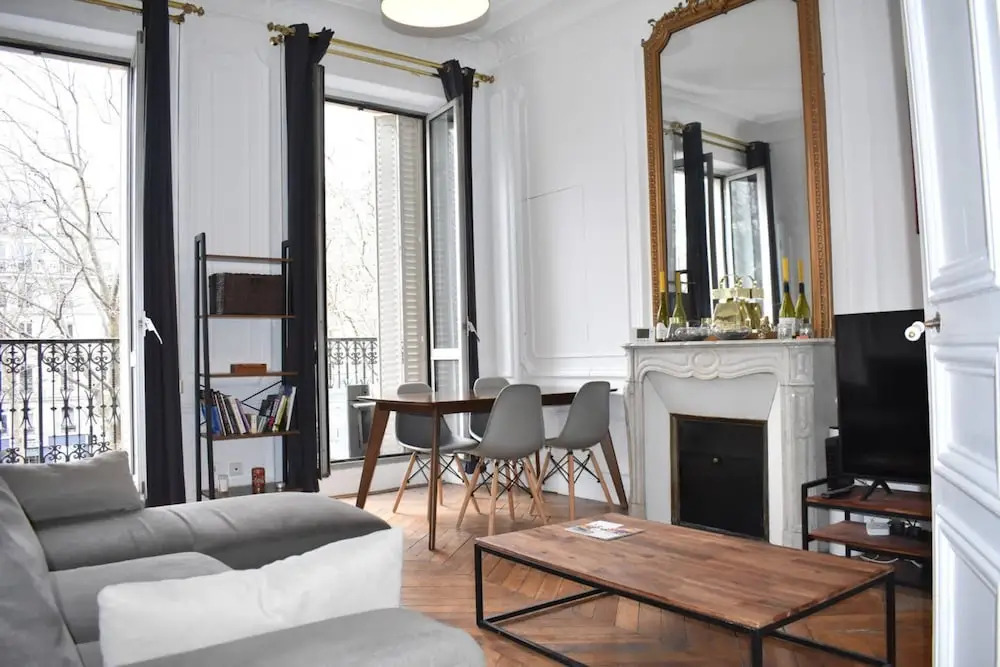 Parisian Apartment In Prime Location