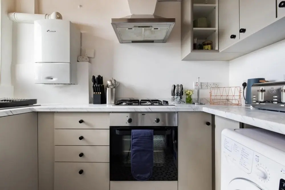The Vauxhall Bolthole - Elegant and Bright 2bdr Flat