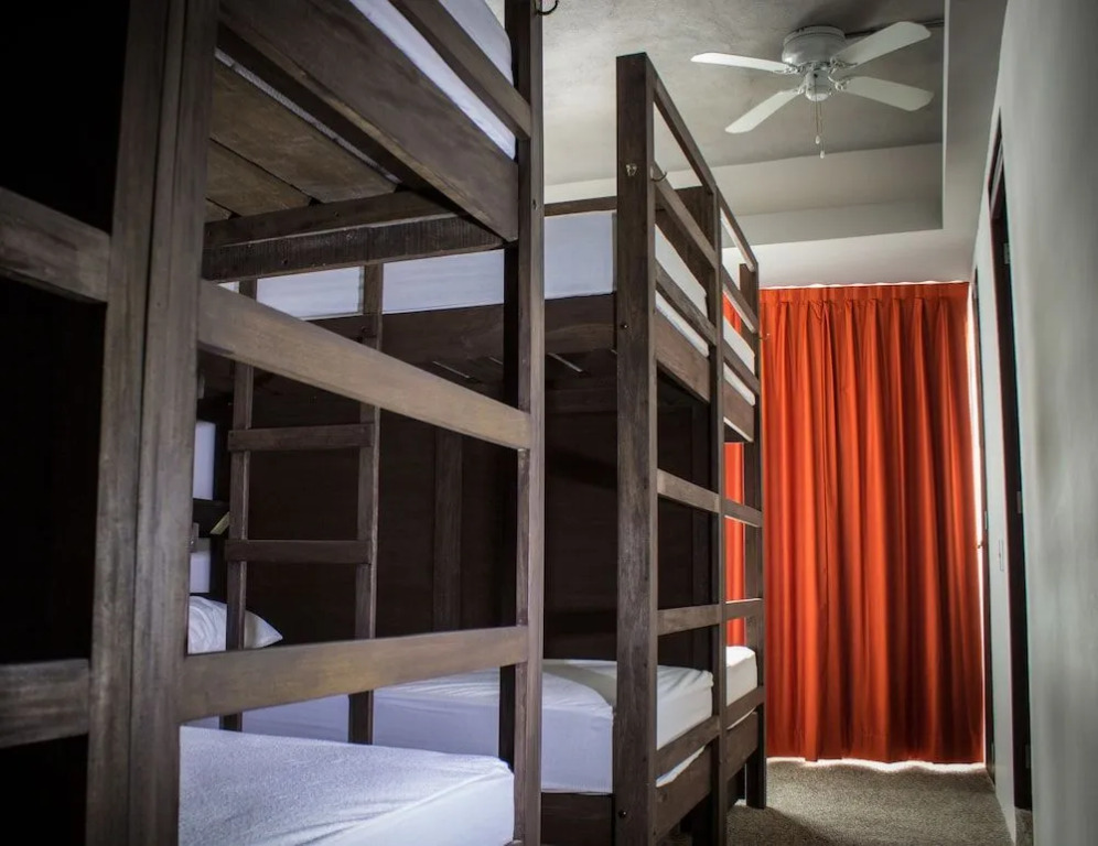 Los Muertos Hostal