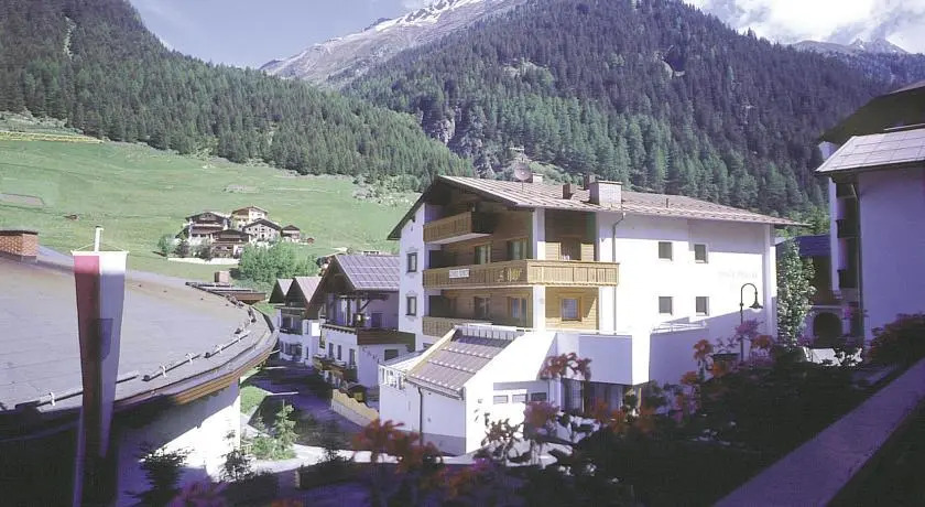 Hotel Garni Binta