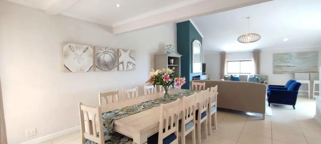 Sanctuary Beach Hideaway - 8 sleeper - 50m onto Robberg 5