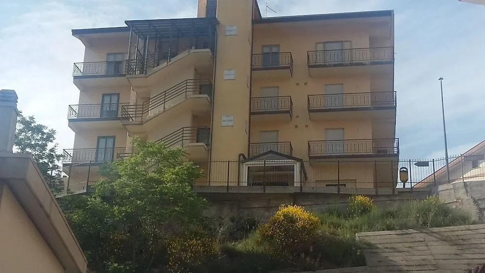 Hotel Caimo Bed-Breakfast
