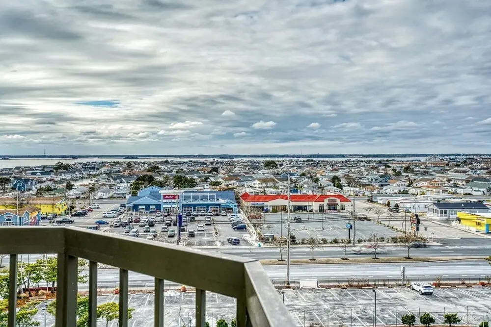Braemar 1801s 3 Bedroom Condo by RedAwning