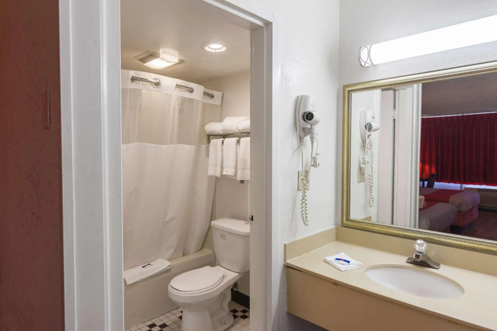 Motel 6-Groton, CT - Casinos nearby