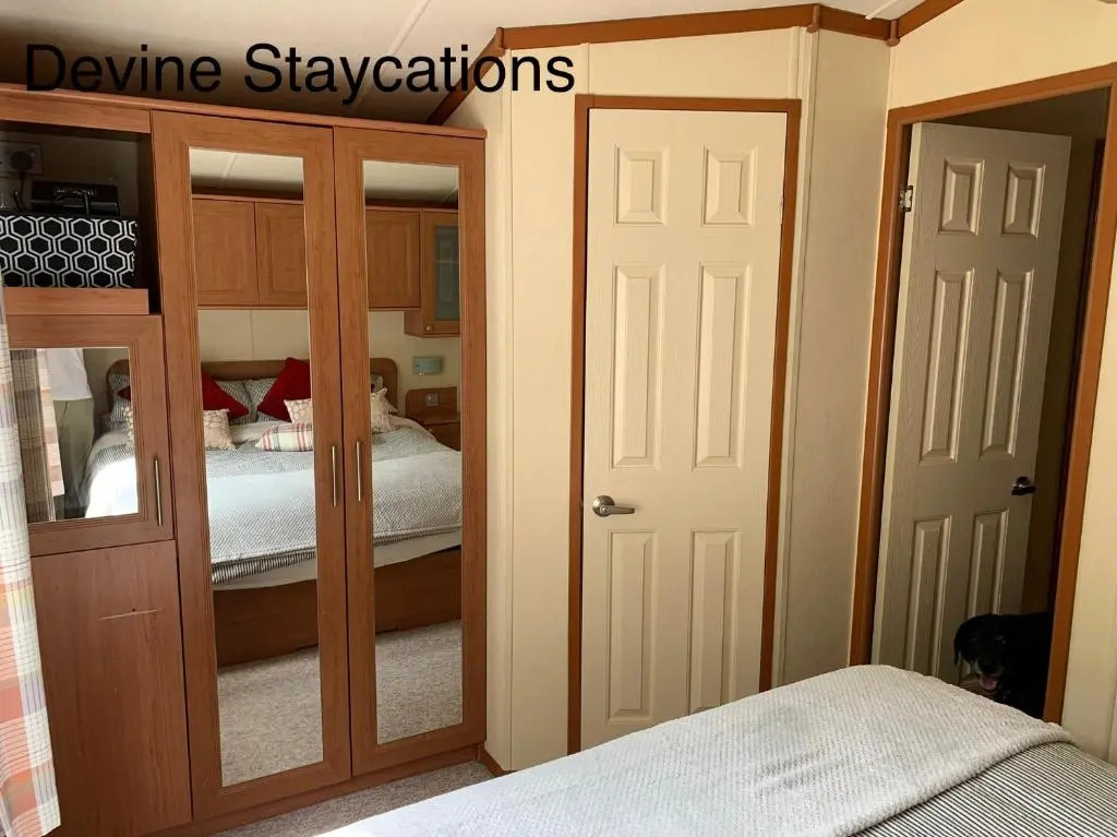 Static Caravan 2 Bedrooms - Sleeps 4