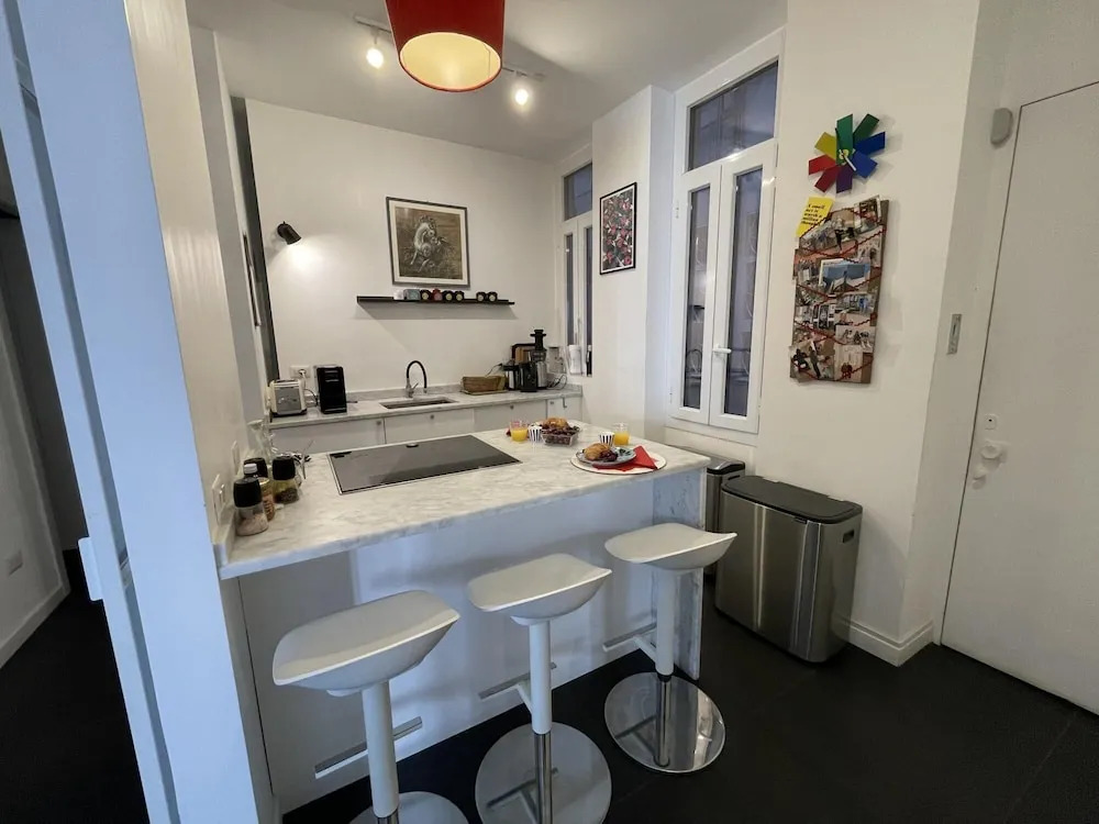My Summer in Rome Spacious 2BR 2 Bath Home With a Balcony Near Famed Piazza del Popolo
