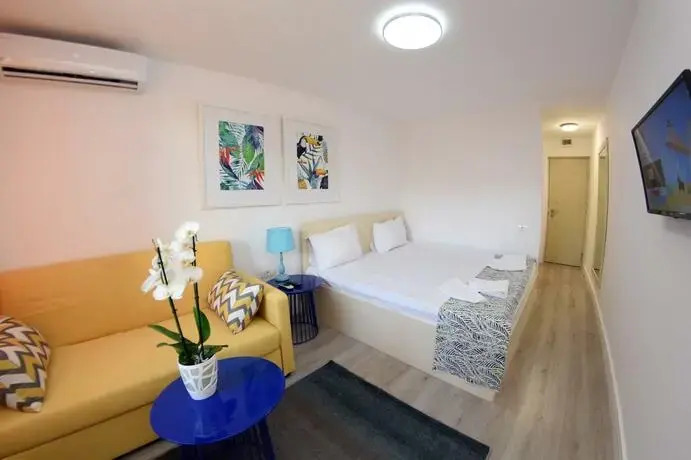 Spring Holiday Resort