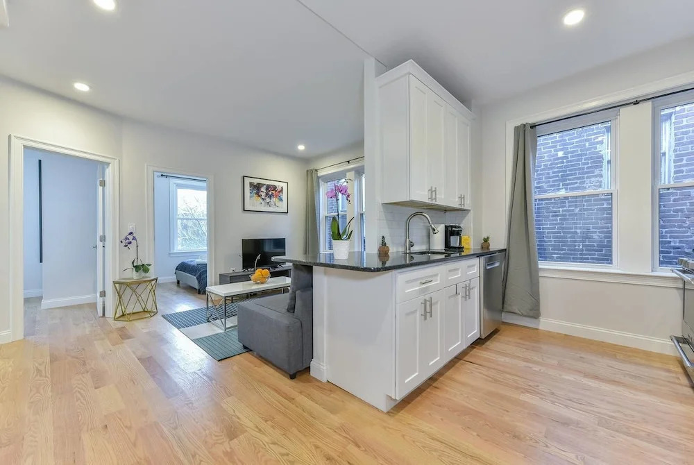 Modern 4br/2ba Condo in North End by Domio