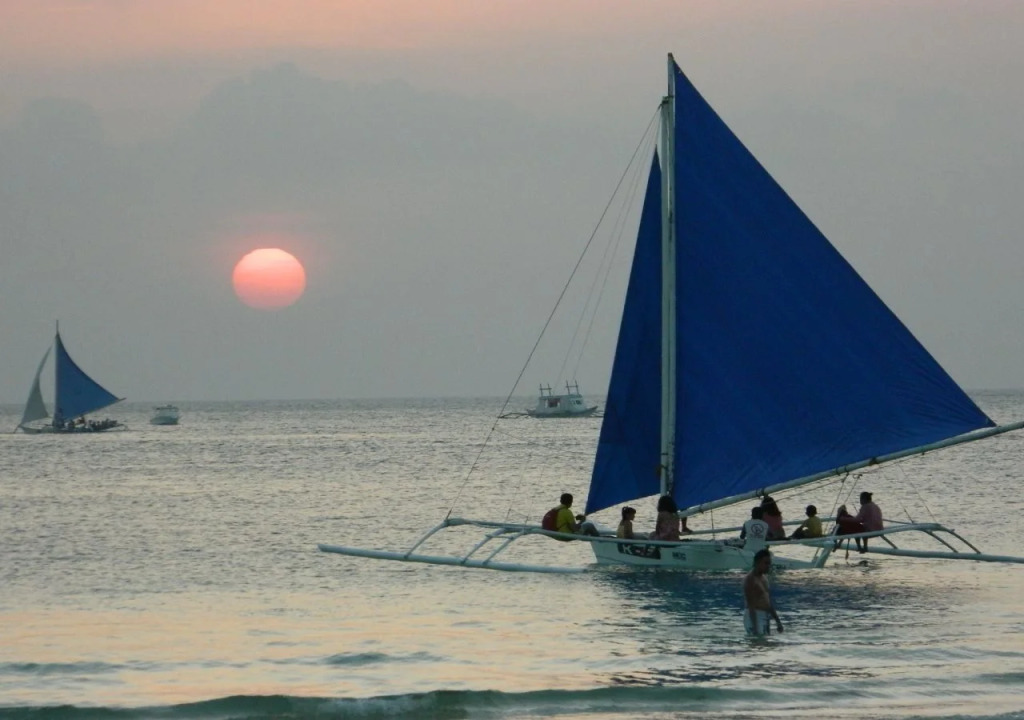Boracay Travelodge Beach Resort