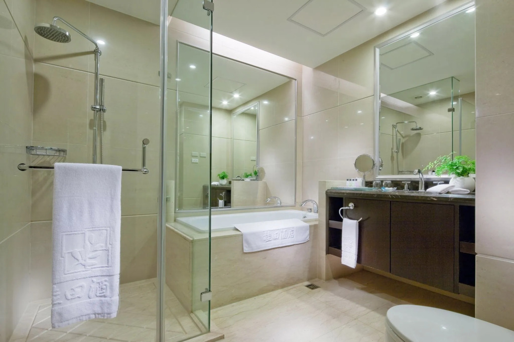 Queena Plaza Hotel