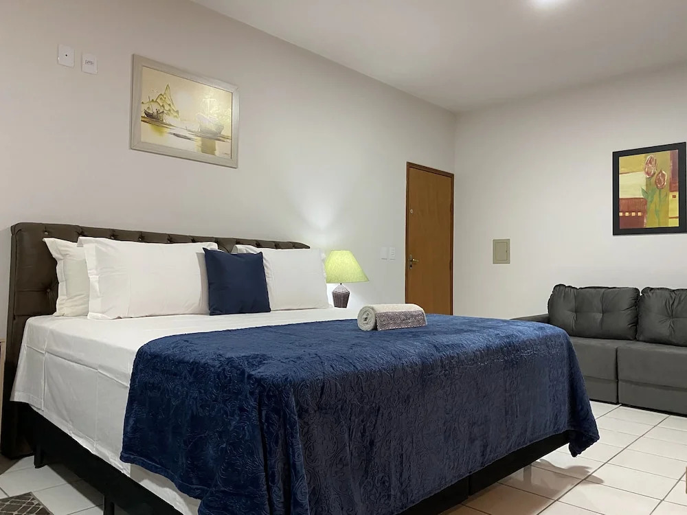 B & A Suites Inn