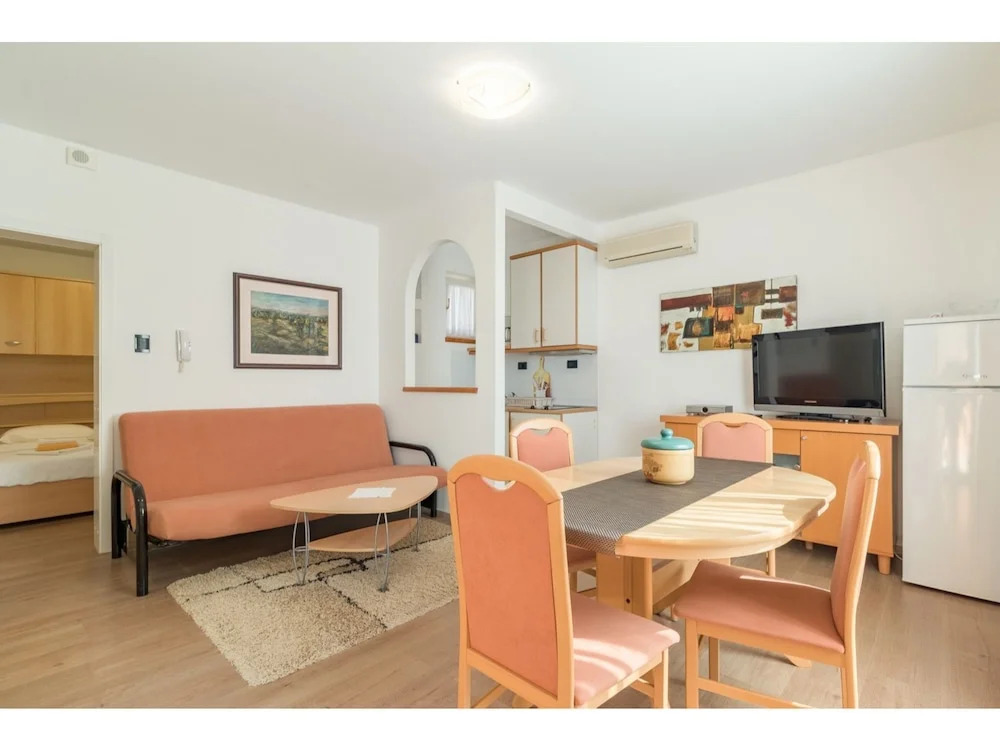 Modern apartment with balcony and sea view for 2 persons in Medulin