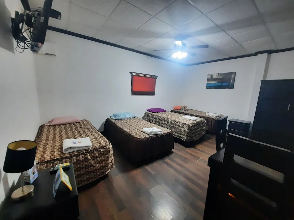 Hotel Garcias Suites, Linares