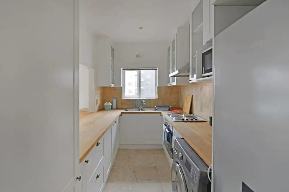 Charming 2-bed Sea Point Retreat Mountain Views