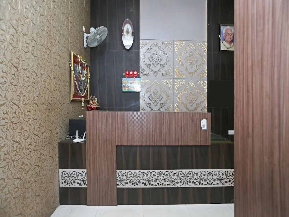 OYO 4009 Hotel HKJ Palace