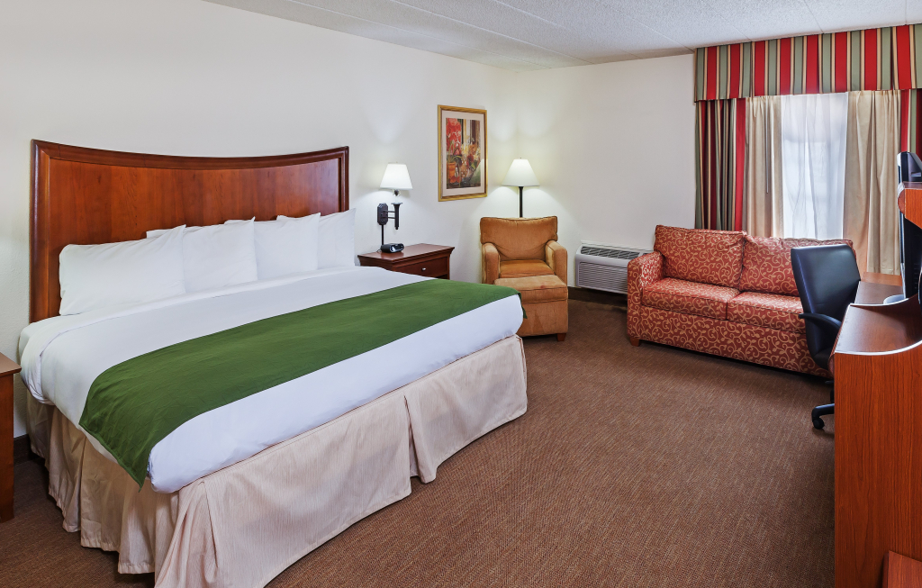 Tulsa Square Hotel Central, I-44 By OYO