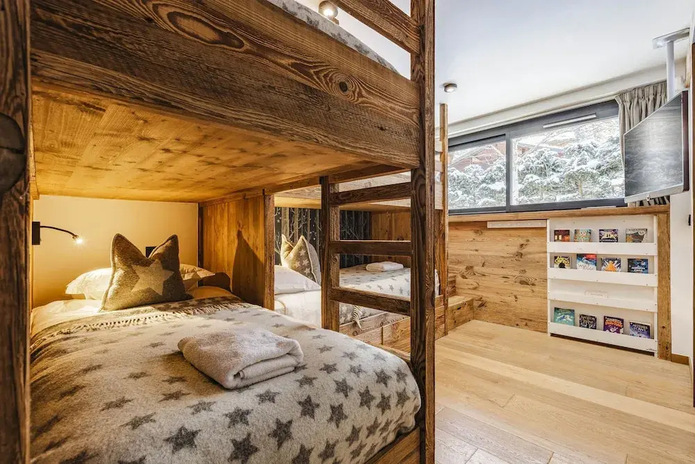 Chalet Black Squirrel