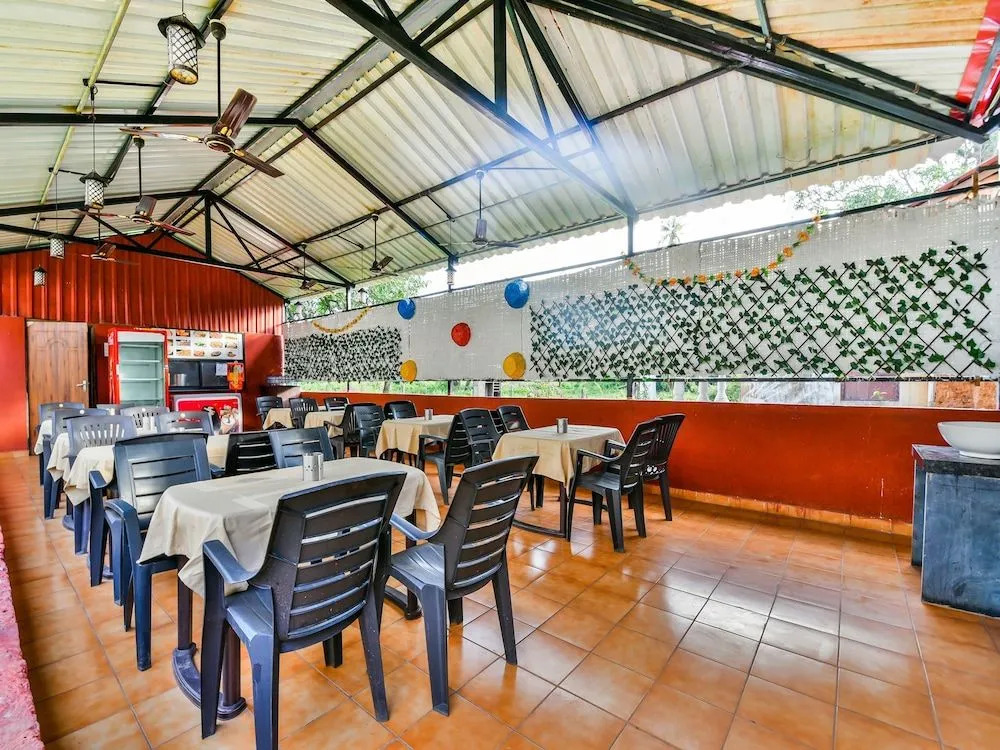 OYO 15836 Pleasure River Front Resort