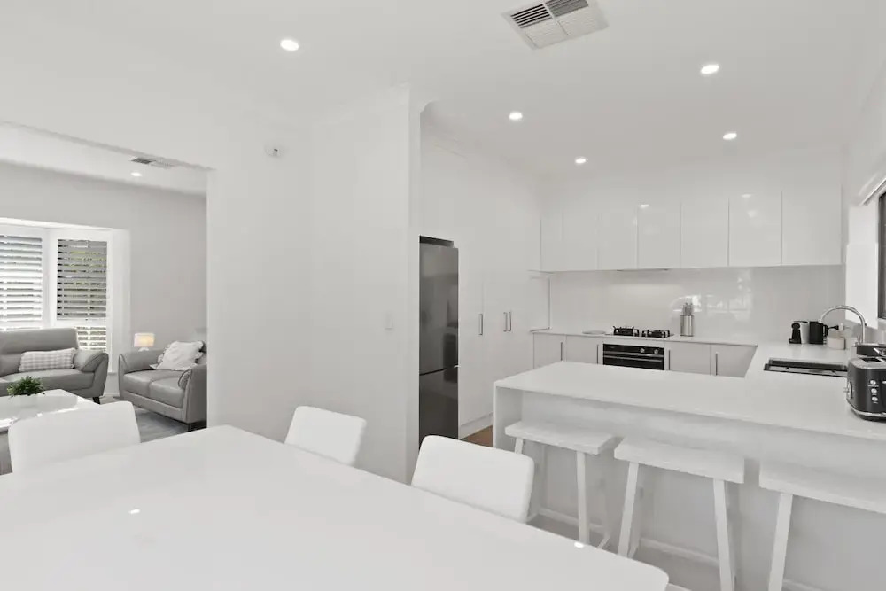 Quiet 2-bed Retreat With Private Courtyard
