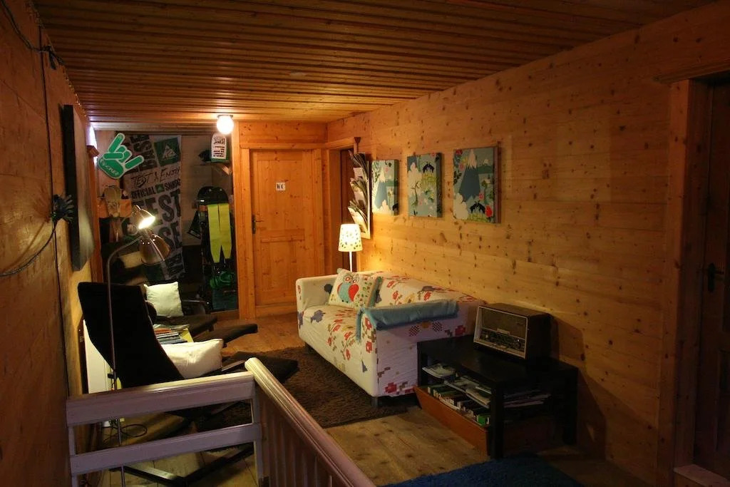 Bluebird Mountain Hostel