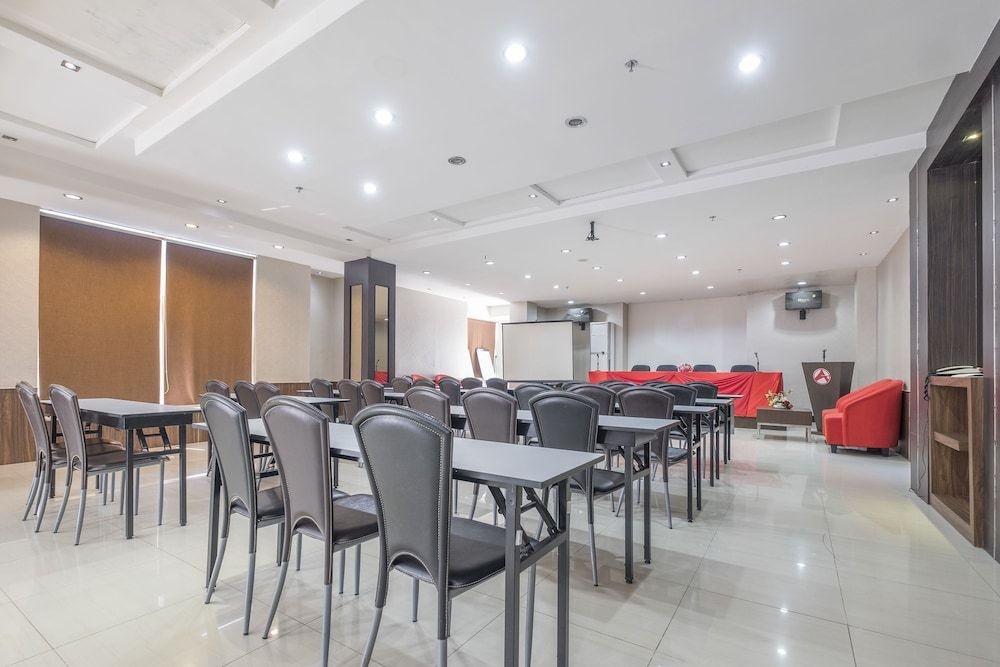 OYO 1081 Allson City Hotel Makassar