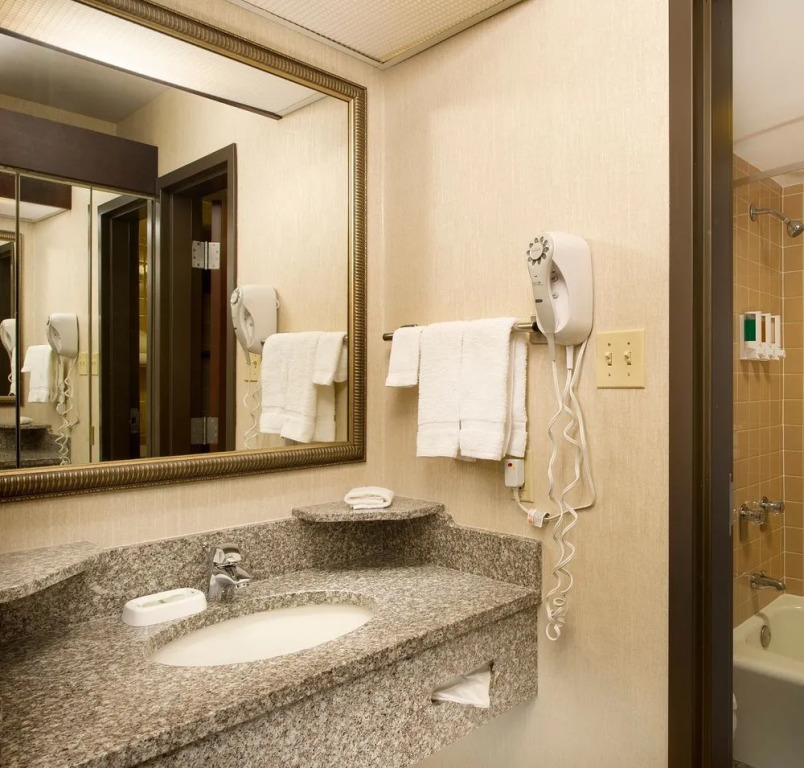 Drury Inn Suites Westport