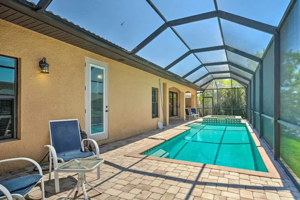 Private Pool & Grill: Canalfront Cape Coral Home