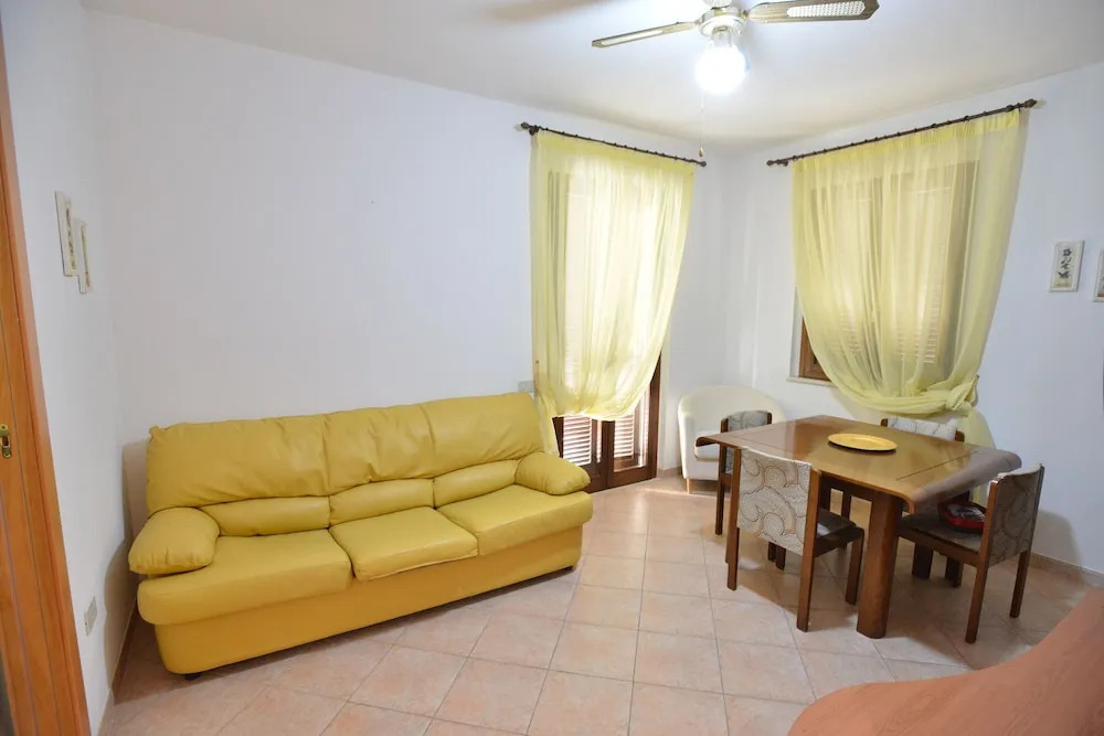 Izzhome Crispi