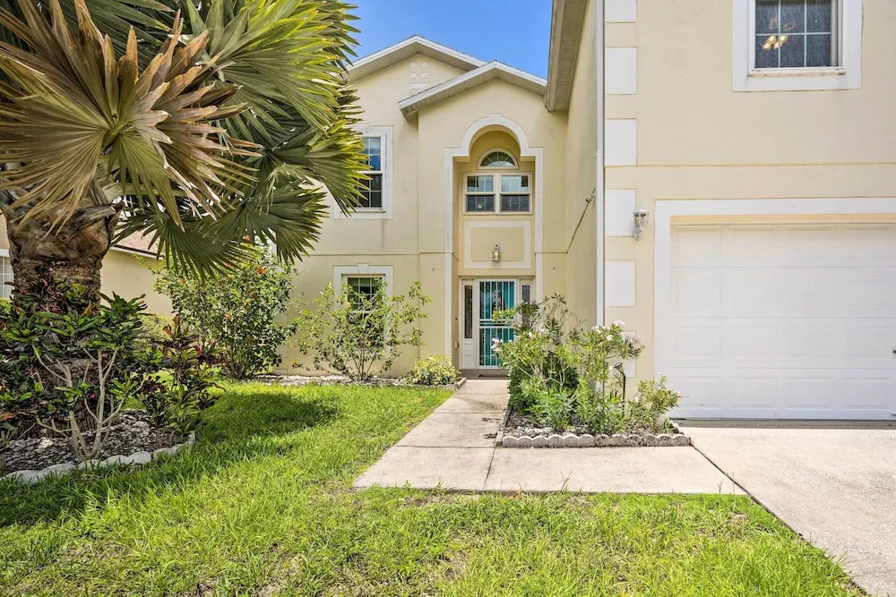 Game Room + Fenced Yard: Home Near Disney World!