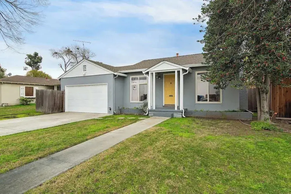 Marbella Lane Impeccable 3BR Delightful Escape