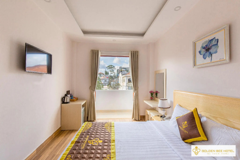 Golden Bee Hotel