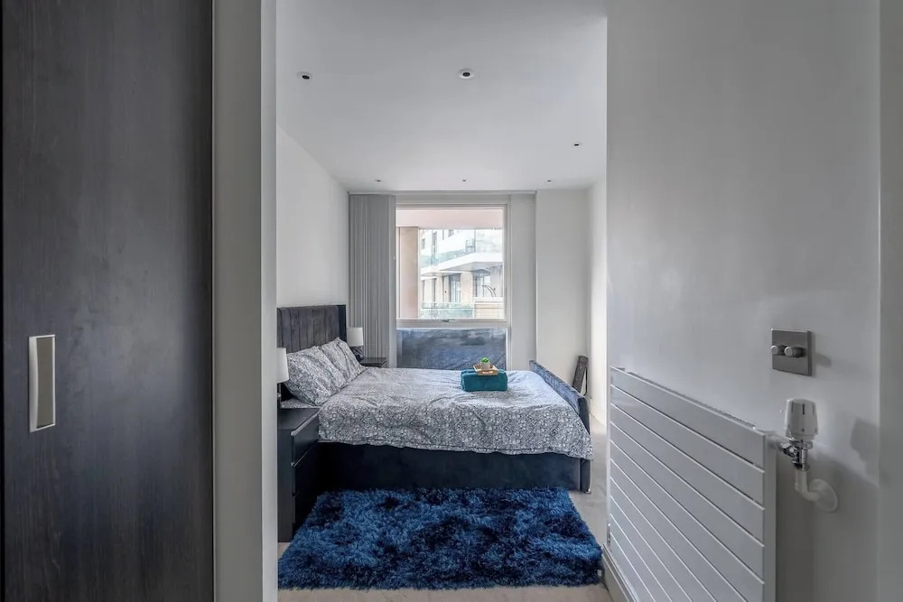 Modern Cozy Kingston Flat, 5 Mins to Train Station