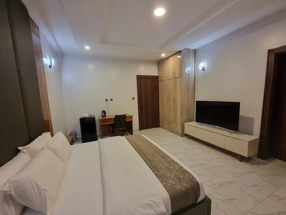 De James Hotels and Suites
