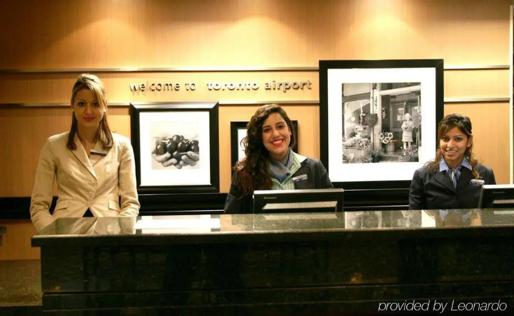 Hampton Inn & Suites by Hilton Toronto Airport