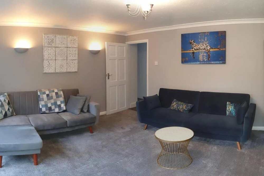 Spacious 2-bedroom Family Flat in Iver Heath