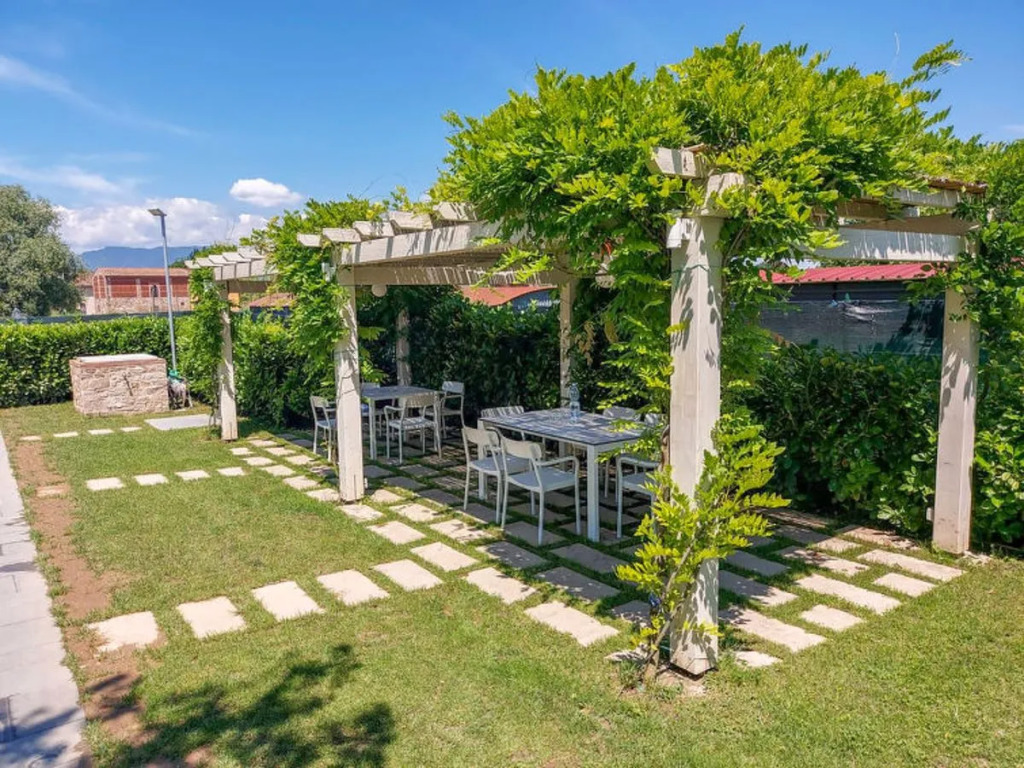 House Glicine Lucca