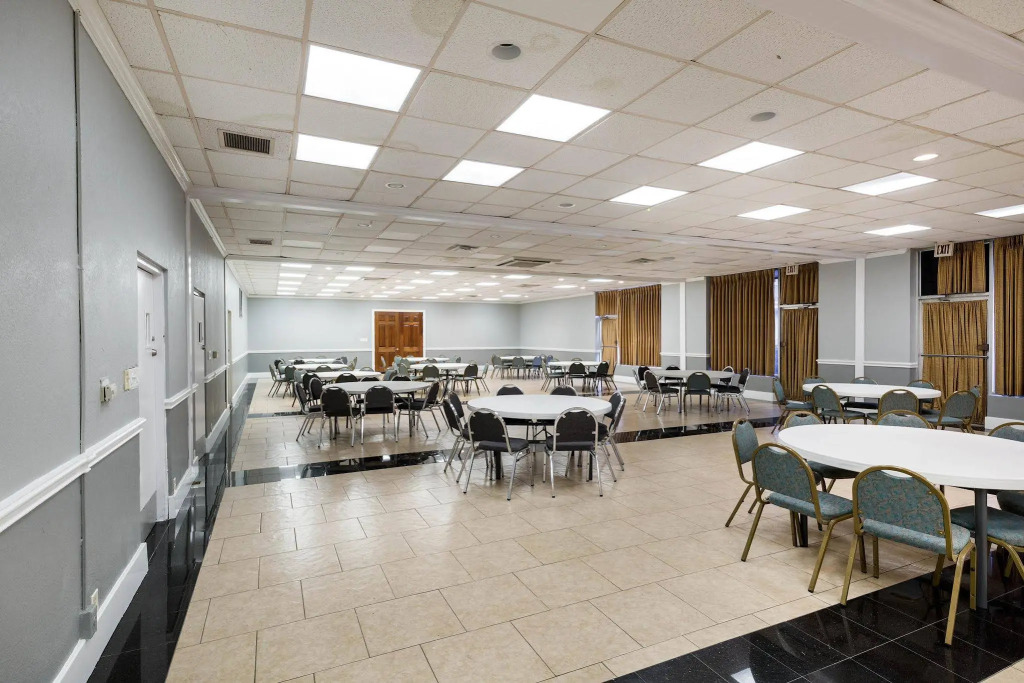 Hotel Elev8