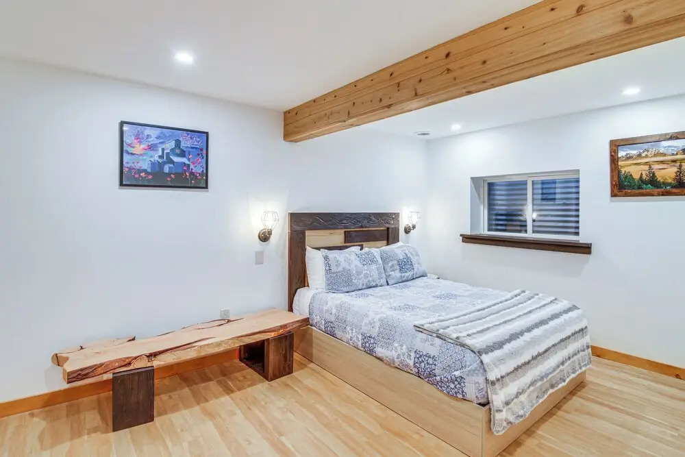Sauna, Gas Grill & More! Belgrade Duplex