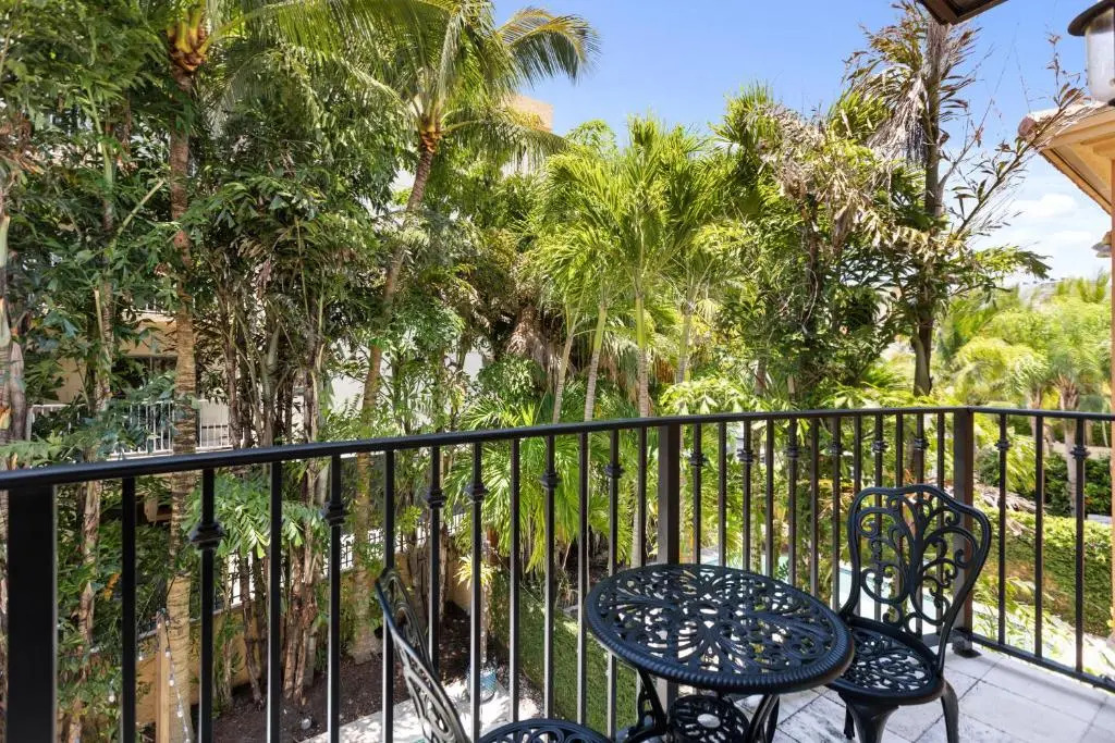 Luxury Spanish Villa 4 Bedroom 4 Bathroom Pool Sunny Isles