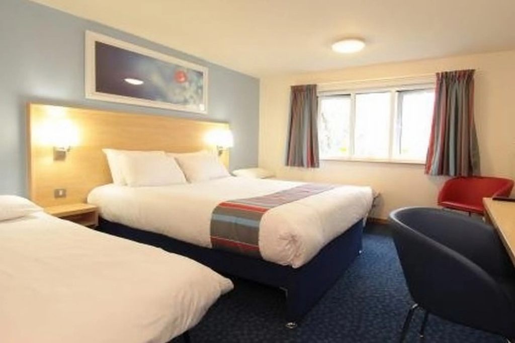 Travelodge Camberley Central