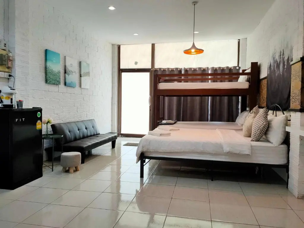 Street Zone Home stay by Little Paradise