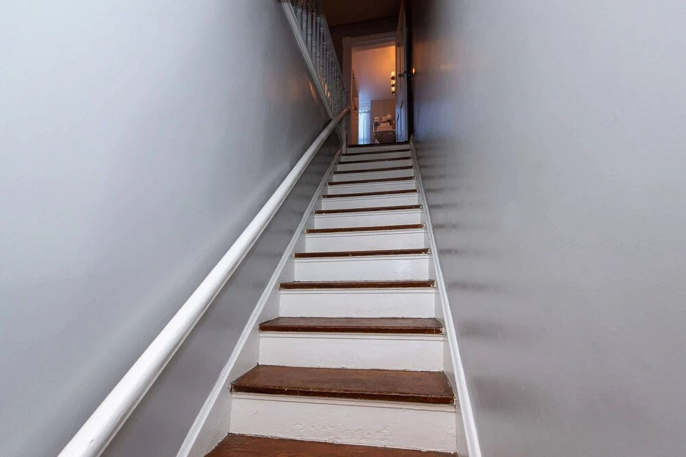 The Incline Suite 1