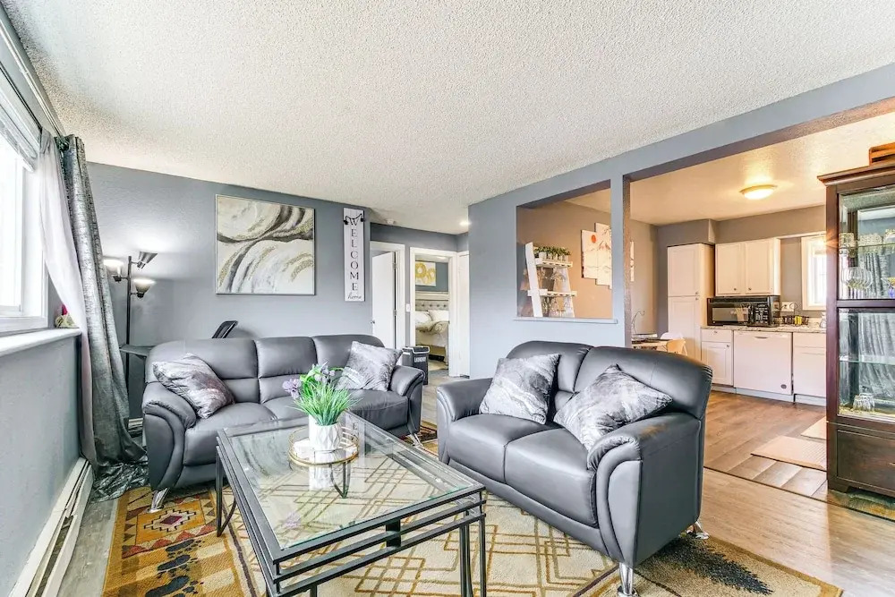 11 Mi to Kincaid Park: Convenient + Cozy Apt!