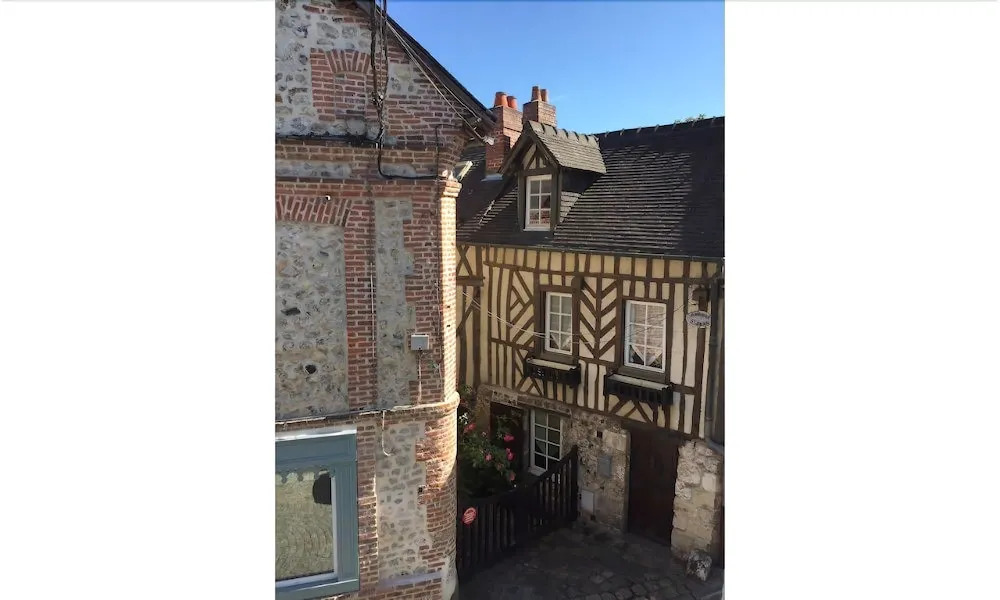Maison de ville Lumineuse et Charmante
