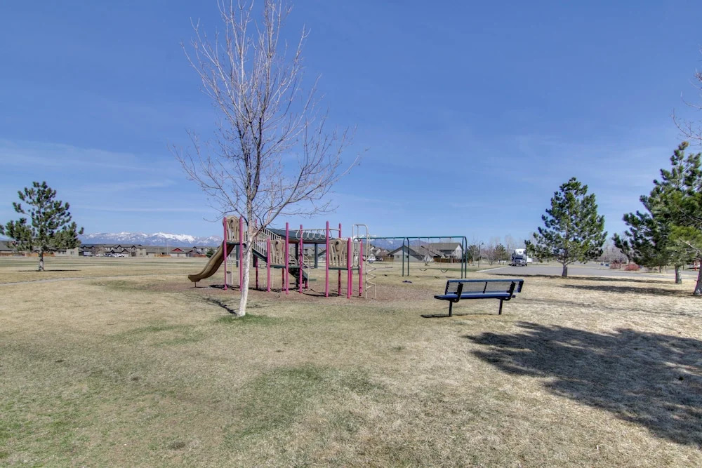 Bozeman Condo w/ Grill ~ 2 Mi to Hot Springs!