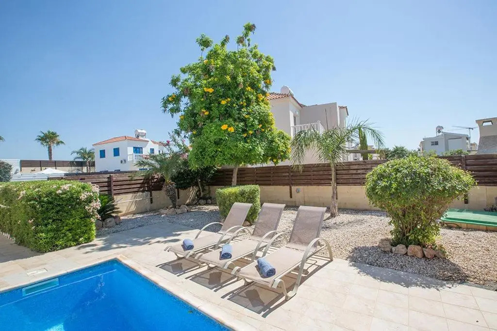 Villa Thekla - Modern 3 Bedroom Ayia Thekla Villa with Pool - Close to the Beach