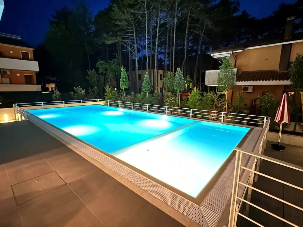Pool Apartment 400m From Beach