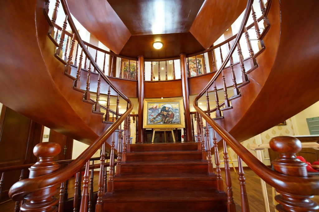 Emperor Cruises Legacy Halong